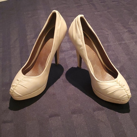 ROSEGOLD WOMANS BEIGE HEELS SIZE 6 - Picture 2 of 4